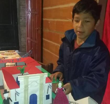 En plea pandemia, el año pasado desde casa, Leonel hizo este trabajo en sus clases virtuales