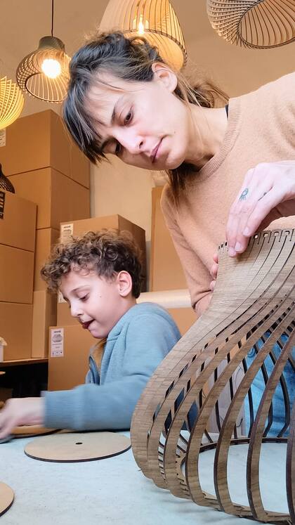 En plena producción junto a su hijo.