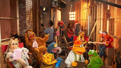 En pleno backstage, los Muppets se divierten