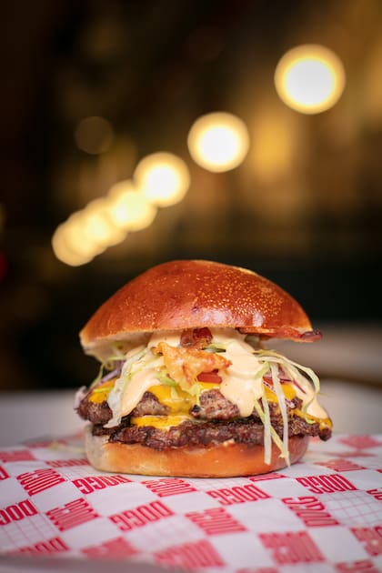 En pleno boom de las hamburgueserías artesanales, decidió sumar este producto de gran calidad a los hot dogs que ya eran furor.