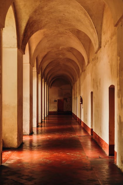 En pleno centro se encuentra Café Bistró 1745, en el pulmón del monasterio Santa Catalina de Siena, el primero fundado para mujeres que data de 1745