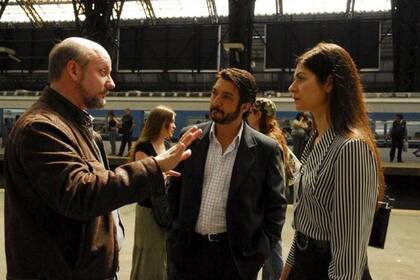 En pleno rodaje. Campanella junto a Darín y Villamil.