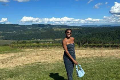 En poco tiempo, Portland le ofreció lo que buscaba: alquiler accesible, cercanía con la naturaleza, comercios independientes y una cultura urbana que celebra lo diferente (Foto: Kayla Brock)