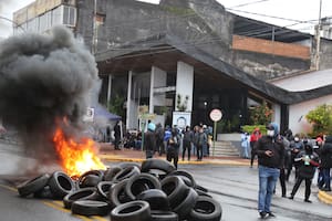 La protesta de los policías en Misiones se profundiza con más gente y ollas populares