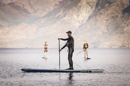 En Puerto Patriada se dan clases de stand up paddle