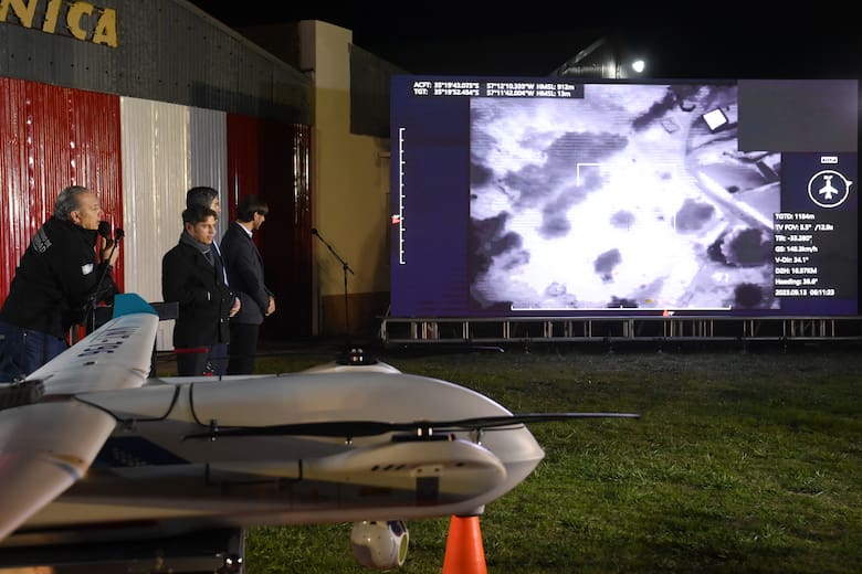 Costaron US$7 millones: Kicillof y Berni vigilarán con 10 drones la seguridad de los campos