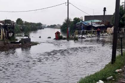 En Quilmes la diputada nacional Mayra Mendoza exigió que se difundan los centros de evacuación de esa ciudad del conurbano