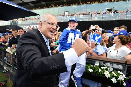 En Randwick, el festejo incluyó en las tribunas banderas y chicos con la vestimenta que identifica a Winx