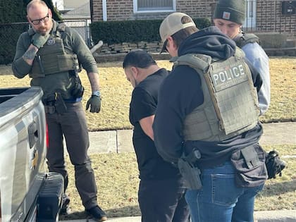 En respuesta, activistas y consulados exhortan a la comunidad inmigrante a conocer sus derechos: cualquier persona detenida tiene derecho a un abogado e intérprete y que debe permanecer calmada (Archivo)