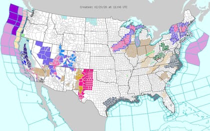 En rosa, las áreas que aún tienen alertas vigentes por condiciones propicias para la propagación de incendios forestales