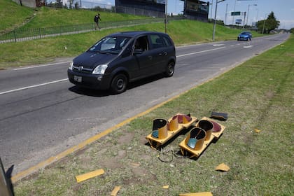En San Isidro hubo 8 árboles caídos y alrededor de 17 ramas caídas de distinto porte; el sistema de semáforos ya funciona, aunque hubo varios daños