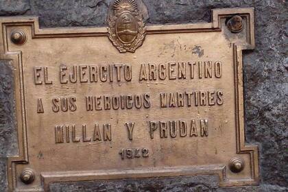 En San Mateo de Huarochiri, localidad peruana próxima a Matucana, un pequeño obelisco recuerda a los "heroicos mártires", Domingo Millán y Manuel Prudán