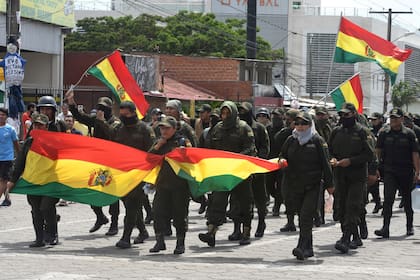 La crisis institucional que atraviesa Bolivia después de los comicios del 20 de octubre, que derivaron en protestas cada vez más radicalizadas alegando fraude electoral y que desembocaron en un pedido de renuncia a Evo Morales por parte de sectores de la oposición, los jefes de la policía y las Fuer