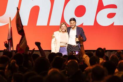 En Santa Fe, LLA obtuvo 40,67% de los votos y cuatro diputados, superando a Fuerza Patria (28,7%) y Provincias Unidas (18,32%), fuerza del gobernador Maximiliano Pullaro. El gobernador Maximiliano Pullaro; su primera candidatas para la Cámara baja era su vicegobernadora Gisela Scaglia