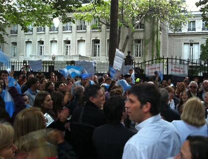 En Santiago de Chile, unas 200 personas