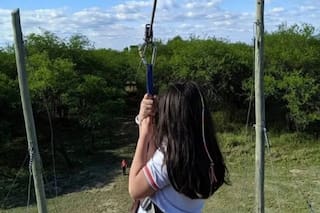 Un niña de 11 años murió tras caer de una tirolesa en una excursión
