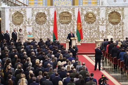 En secreto y pese a las protestas: Alexander Lukashenko asumió su sexto mandato en Bielorrusia