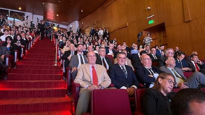 En segunda fila, los representantes del sector agropecuario que estuvieron en la firma del acuerdo Mercosur-Unión Europea