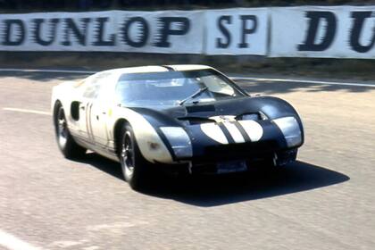 En segundo lugar se ubicó el Ford GT40 de 1964, con un 61,64% alineado con la proporción áurea