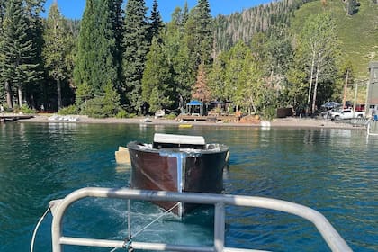 En semanas recientes, recuperaron un bote eléctrico que se había hundido en el lago