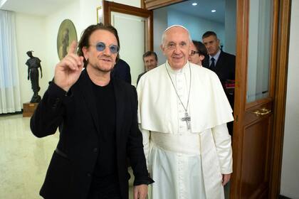 En septiembre de 2018, Bono tuvo una audiencia privada con el Papa Francisco en la cual, según contó el propio líder de U2, la conversación giró en torno a temas como el futuro del comercio y el desarrollo sostenible