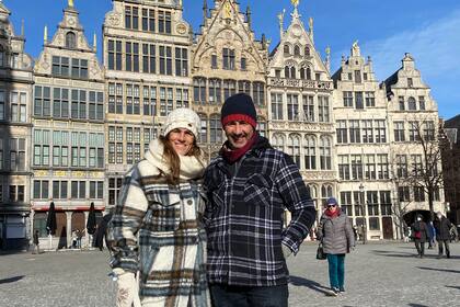 En septiembre de 2020, Carla Rebecchi desembarcó en Amberes, Bélgica, junto a su marido Jorge Lombi y la pequeña Vera.