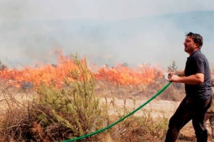 En septiembre de 2020, más de 300 mil hectáreas de la provincia de Córdoba se vieron afectadas por incendios forestales que pusieron en riesgo cientos de casas, entre ellas la de Damián.