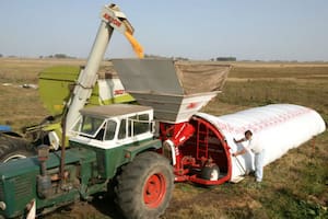 La principal fábrica de silobolsas negó que falten insumos para producirlos