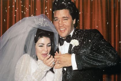 En su boda con el artista, el 1 de mayo de 1967, en el hotel Aladdin de Las Vegas.