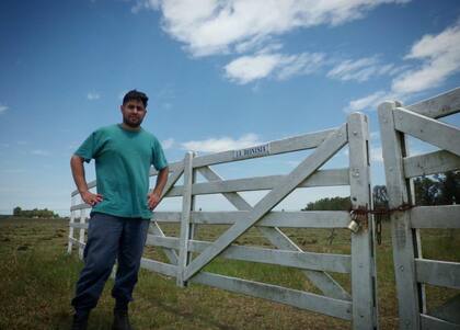 En su campo en San Vicente, el abogado y productor ganadero Agustín Arechavala quien también sufrió un revés judicial cuando no le hicieron lugar a su acción declarativa de certeza