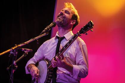 En su ciclo Desde La Tangente, Kevin Johansen empezó a usar aplausos grabados para que suenen después de cada tema y cortar el silencio que instaló la nueva normalidad en la música en vivo