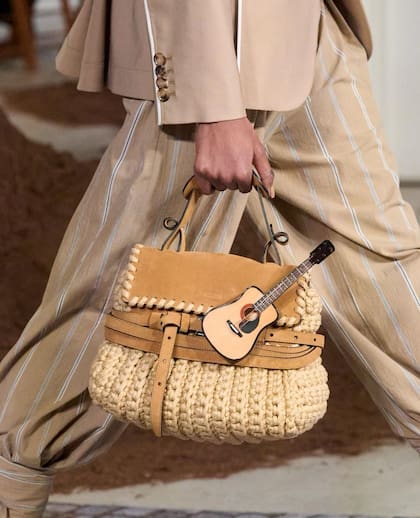 En su colección "Terra", Appiolaza también se inspiró en el campo, sus caballos y el folklore local