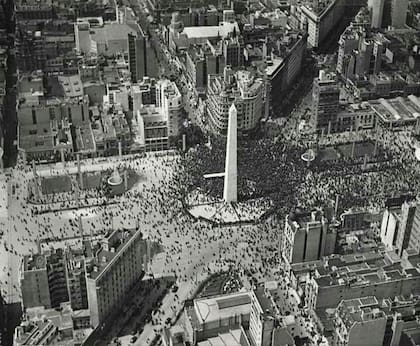 En su construcción trabajaron 157 obreros que lo finalizaron en 31 días. Fuente: Pinterest.