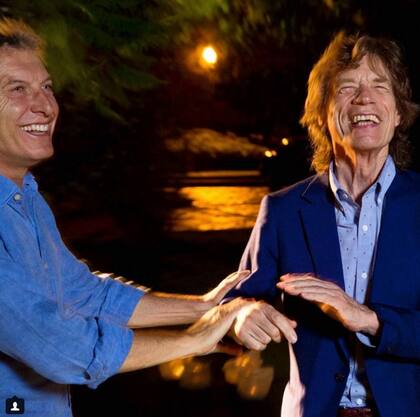 En su cuenta de Instagram, Macri compartió una postal de la velada en la que se lo ve muy distendido con el cantante de la mítica banda