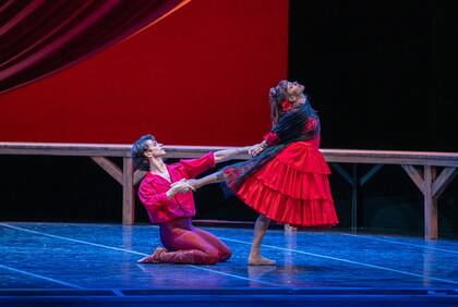 En su debut en el Colón, el bailarín Valentín Batista se destacó con un Don José con todos sus matices