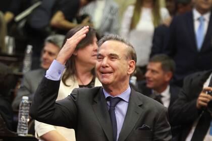 En su entorno defienden a muerte al senador