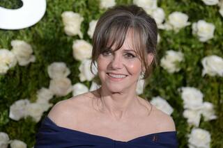 Sally Field reveló haber sido abusada por su padrastro
