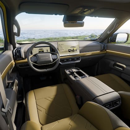 En su interior equipa una pantalla central de 14,6″ y tecnología de avanzada en los asientos