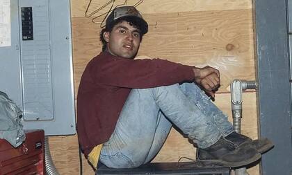 En su juventud, el "Dr. Q." trabajó como jornalero, día a día, cosechaba tomates en California