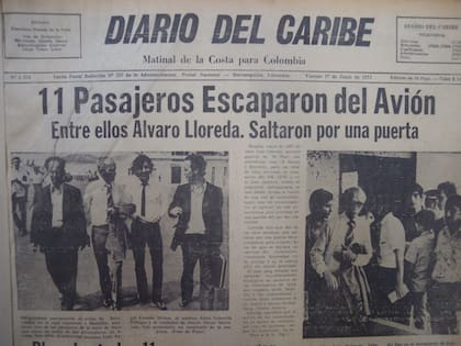 En su libro "Los Condenados del Aire.El viaje a la utopía de los aeropiratas del Caribe", Massimo Di Ricco cuenta que de los primeros pasajeros que escaparon saltando del avión estaban algunos empresarios muy valiosos para los secuestradores