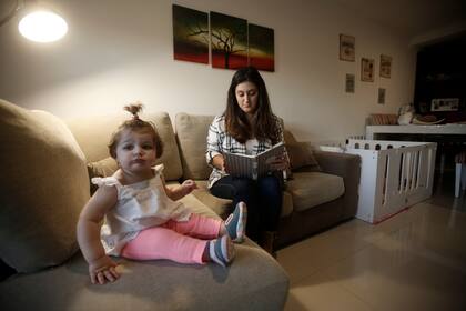 En su primer año de vida, Justina tuvo cuatro pediatras, hasta que Aldana, la mamá halló a una médica que le inspirara confianza