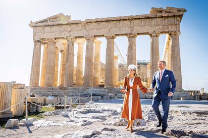 En su primer día en Grecia, los soberanos visitaron el Partenón.