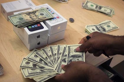 En su primer fin de semana en el mercado, Apple vendió 9 millones de unidades de su nueva línea de iPhone