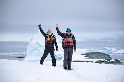 En su primer viaje a la Antártida, Fernando no fue turista ni guía, sino capitán al mando del Buque Oceanográfico ARA “Puerto Deseado” durante la Campaña de Verano 2006-2007.