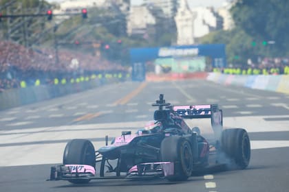 En su primera salida Franco Colapinto hizo varios trompos en la pista en el circuito de Palermo