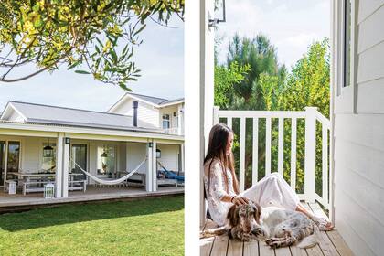 La galería es grande como un living porque en verano, es sabido, se vive más afuera que adentro.