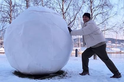 En su recorrido, Massaccesi desembarcó en Oslo. "Fue un viaje transformador", dice el comunicador quien por estos días protagoniza junto a Patricia Daleiro, "Soltar para ser feliz", basada en su libro