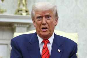 En su regreso al poder, Donald Trump reinstauró y amplió medidas que dificultan cada etapa del proceso para obtener la ciudadanía (Pool via AP)