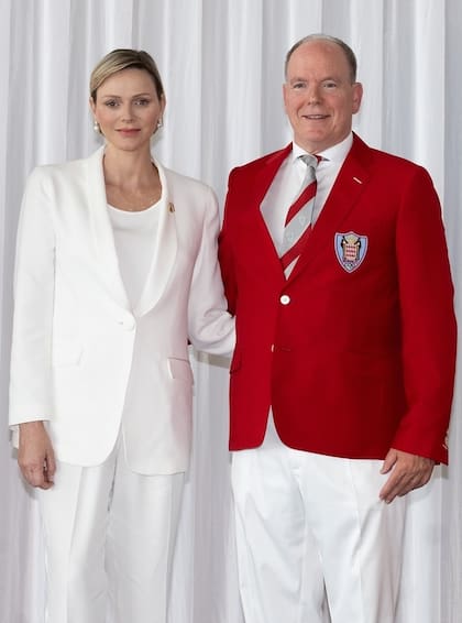 En su rol como miembro del Comité Olímpico, el príncipe Alberto de Mónaco, es una presencia infaltable en los Juegos 2024. En esta ocasión, se mostró acompañado por su esposa, la princesa Charlene