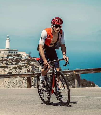 En su tiempo libre Franco Colapinto disfruta de andar en bicicleta (Foto: Instagram @francolapinto)